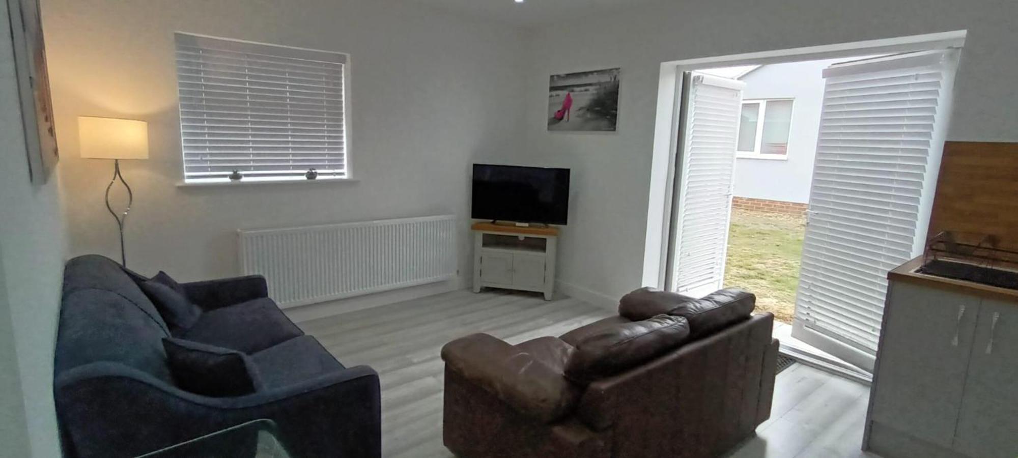 Seaside Escape In Leysdown-on-sea Chalet Sheerness